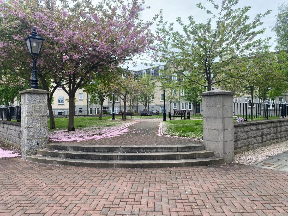 Ground Floor Central 1 Bed With Parking 애버딘 외부 사진